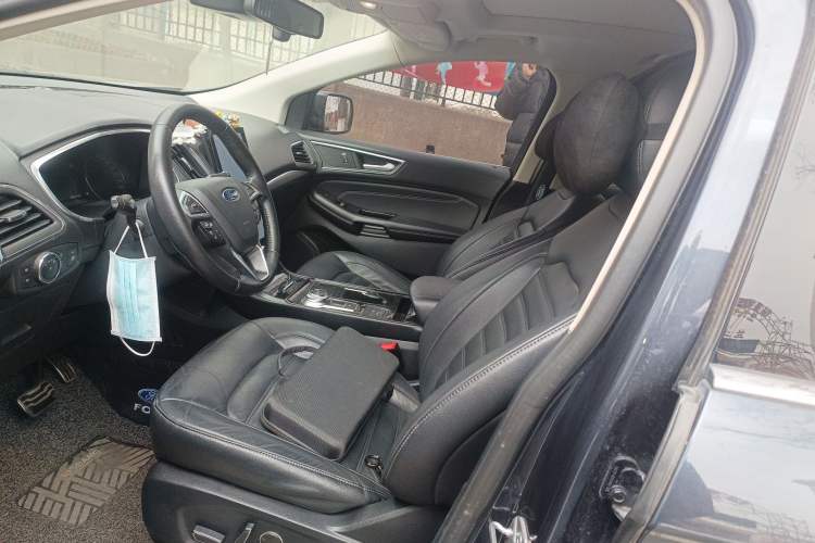 Used Ford Edge 2020 EcoBoost 245 Two-Wheel Drive Titanium 7-Seater Left Front Seat