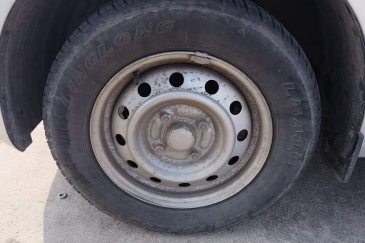 Used Wuling Hongguang V 2022 1.5L Jingqu Edition Enclosed-Window Vehicle with Electric Power Steering LAR
