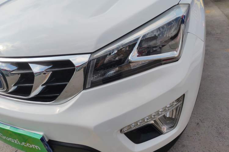 Used CHANGAN CS15 2016 1.5L Automatic Fashion Edition Left Front Headlight