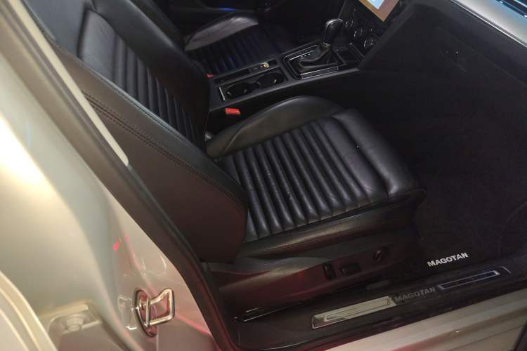 Used Volkswagen Magotan 2017 330TSI DSG Leading Model Right Front Seat