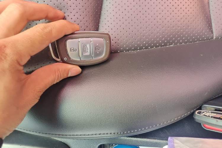 Used Hyundai Elantra (5th Generation / Langdong) 2015 1.6L Automatic Leading Model Vehicle Key