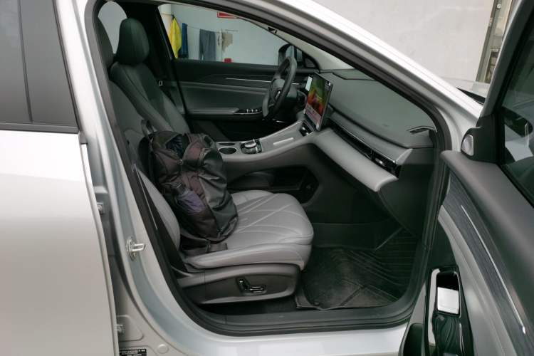 Used Geely Galaxy L6 2025 EM-i 140km Starship Edition