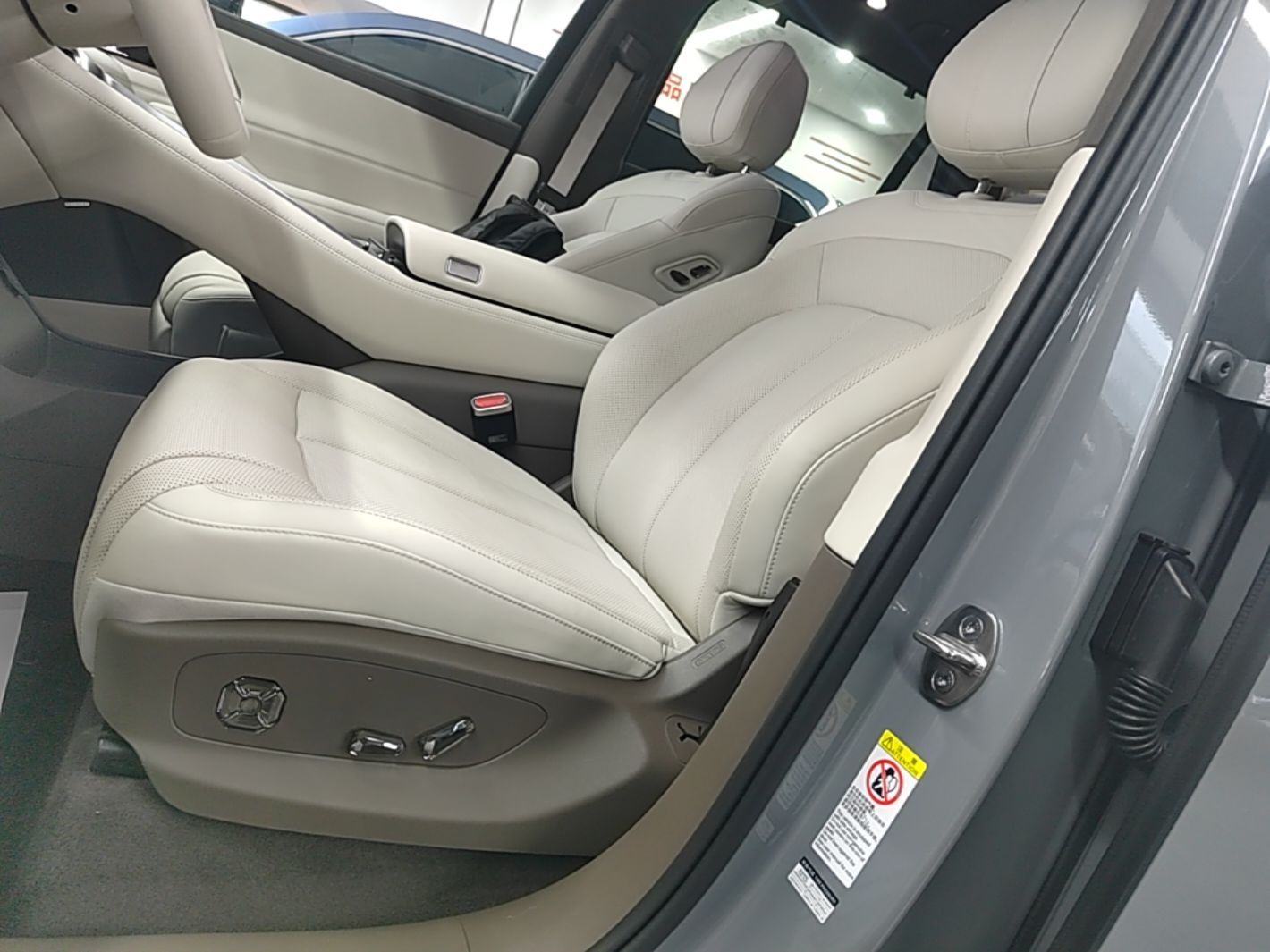 Vordere Reihe im Auto