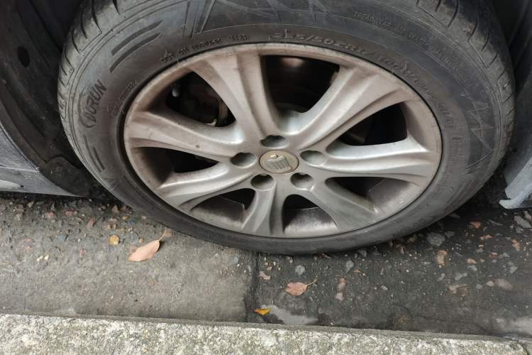 Used Toyota Crown 2010 3.0L Royal Saloon Right Front Wheel Hub