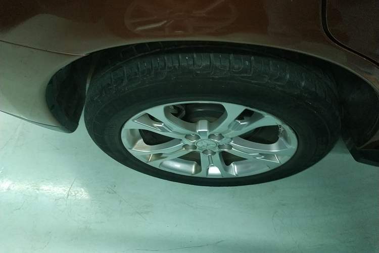 Used Mitsubishi Outlander 2013 2.4L Four-Wheel Drive Luxury Navigation Version 7 Seats