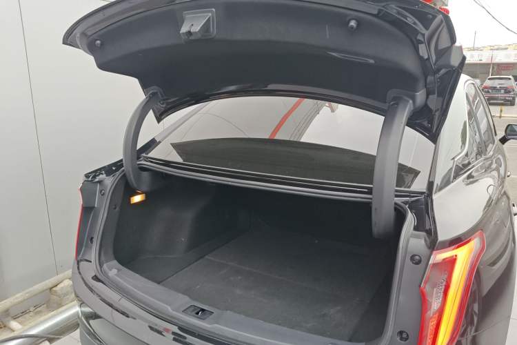 Used Hongqi E-QM5 2022 431 km Charge & Enjoy Edition Trunk