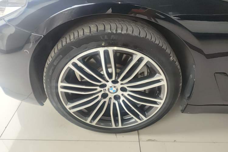 Used BMW 5 Series 2018 530Li Luxury Edition M Sport Package Left Front Wheel Hub