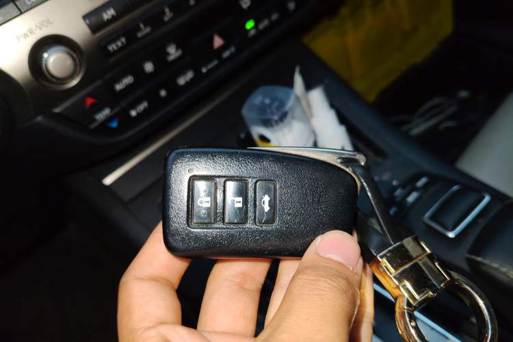 Used Lexus ES 2013 300h Elite Edition