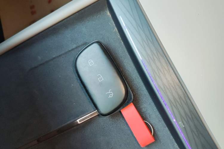 Used Lynk & Co Z10 2025 95 kWh 766 km Range Rear-Wheel Drive Max Vehicle Key