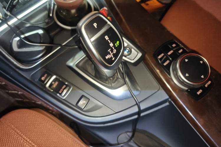 Used BMW 3 Series 2015 320Li Luxury Design Package Premium Edition Gear Lever