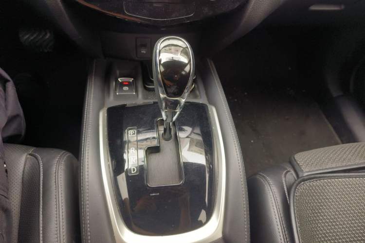 Used Nissan X-Trail 2019 2.5L CVT Smart Connect Leading Edition 4WD
