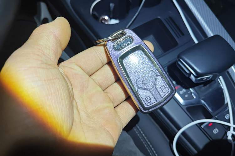 Used Audi A4L 2020 40 TFSI Fashionable and Elegant Model
