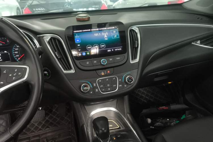 Used Chevrolet Malibu XL 2021 535T Automatic Sport Edition Audio And AC Panel