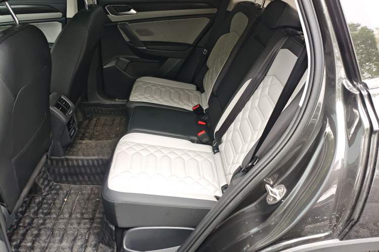 Used Volkswagen Tayron 2024 330TSI Two-Wheel Drive Luxury Plus Advanced Version Left Rear Seat