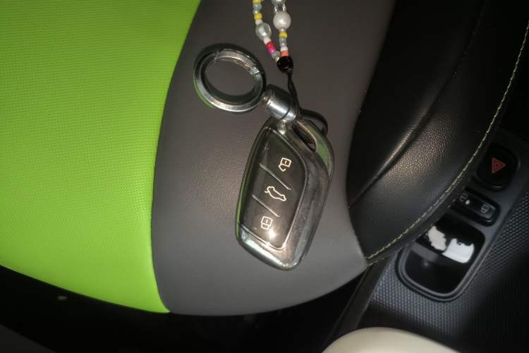 Used Roewe Clever 2021 302 km New Four-Seater Super-Efficient Version Vehicle Key