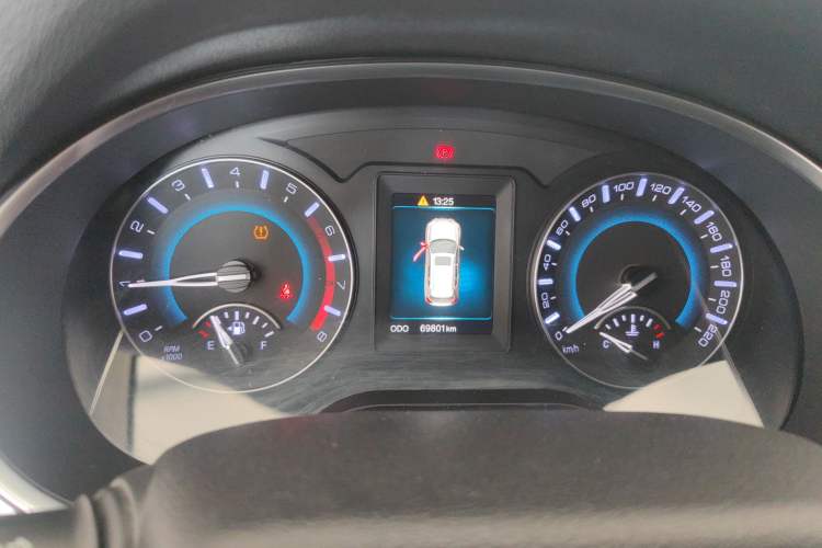 Used Haval H2 2018 Chuanxiang Edition Blue Badge 1.5T Manual Two-Wheel Drive Fashionable Model