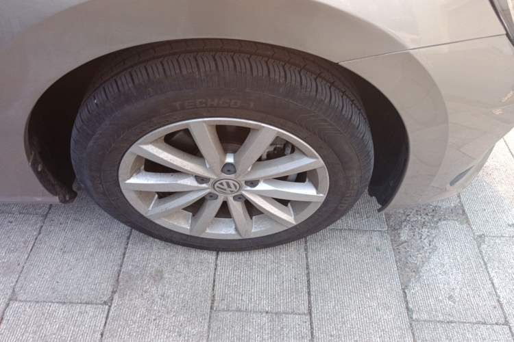 Used Volkswagen Golf Sportsvan 2019 280TSI Automatic Trendy Edition China V Standard Right Front Wheel Hub