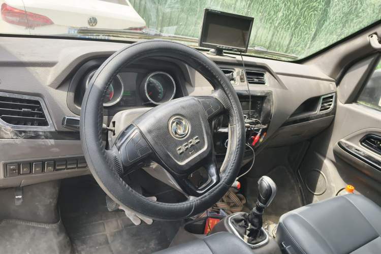 Used Dongfeng Yufeng EM26 2023 High-End Model 41.86 kWh CATL Center Console