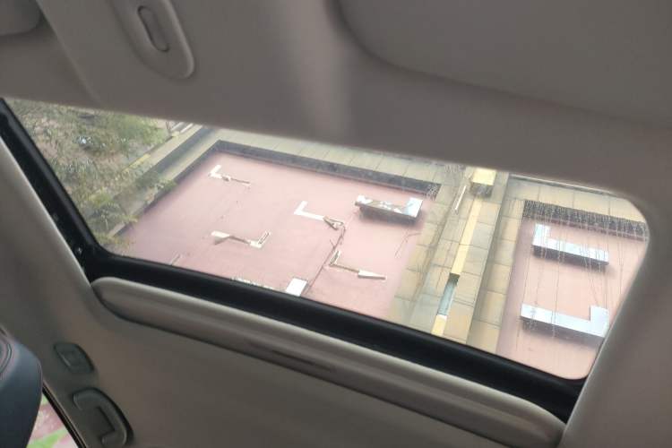 Used Venucia T70 2018 2.0L CVT Smart Enjoyment Version
