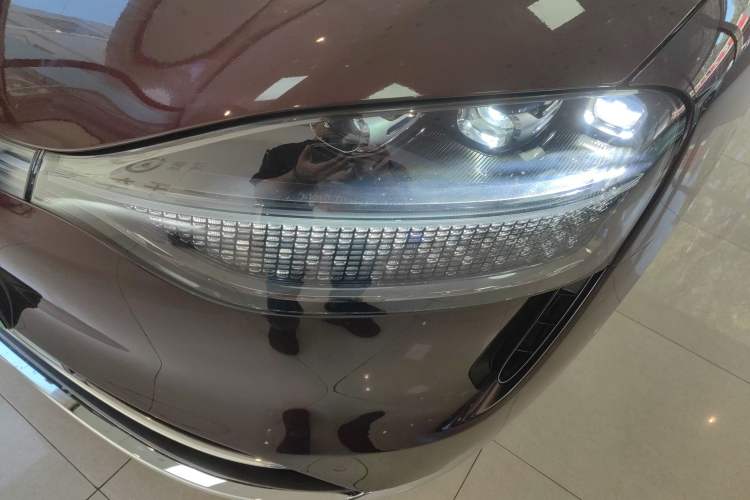 Used Hima AITO M9 2025 Extended-Range Ultra Version 52 kWh 6-Seater
