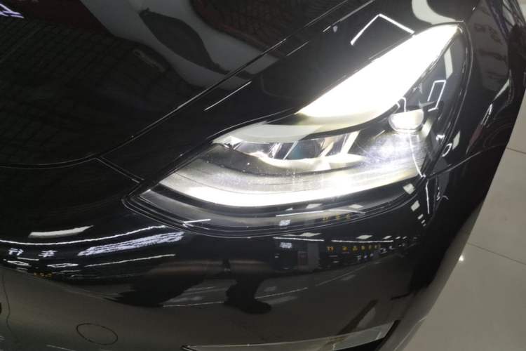 Used Tesla Model 3 2020 Long-Range Rear-Wheel-Drive Version
