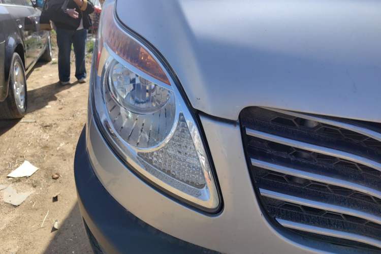 Used JAC Group Sunray 2021 2.0T Fuel-Efficient King Logistics Van Long Wheelbase D20TCIF1 Right Front Headlight