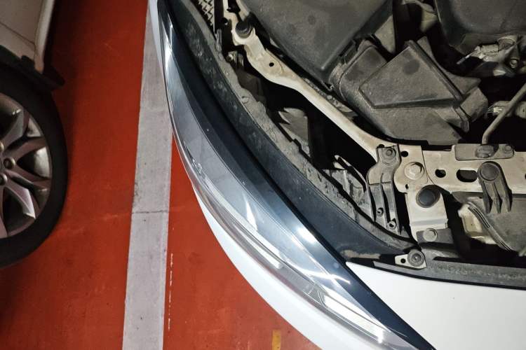 Used Chevrolet Cruze 2016 1.5L Automatic Stylish Sunroof Version Right Front Headlight