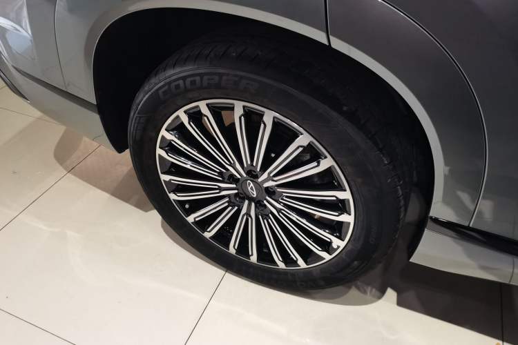 Used Chery Tiggo 9 C-DM 2025 1.5T 106KM Ultra-Comfort Edition 5 Seats Lithium-NMC
