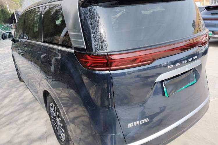 Used Denza D9 2024 DM-i 980 Four-Wheel Drive Flagship Model Exterior 1