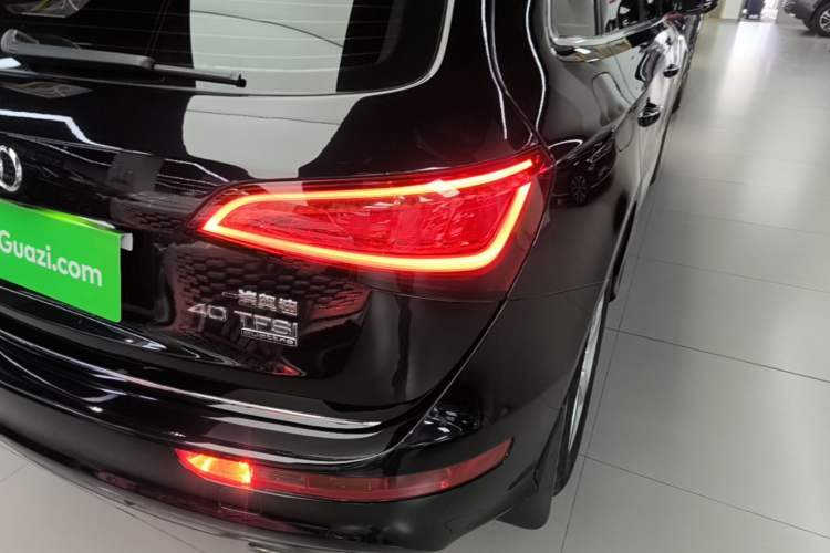 Used Audi Q5 2018 Collector's Edition 40 TFSI Ambition Model
