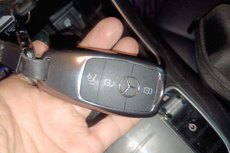 Used Mercedes-Benz C-Class 2020 Restyled C 260 L Sport Edition Vehicle Key