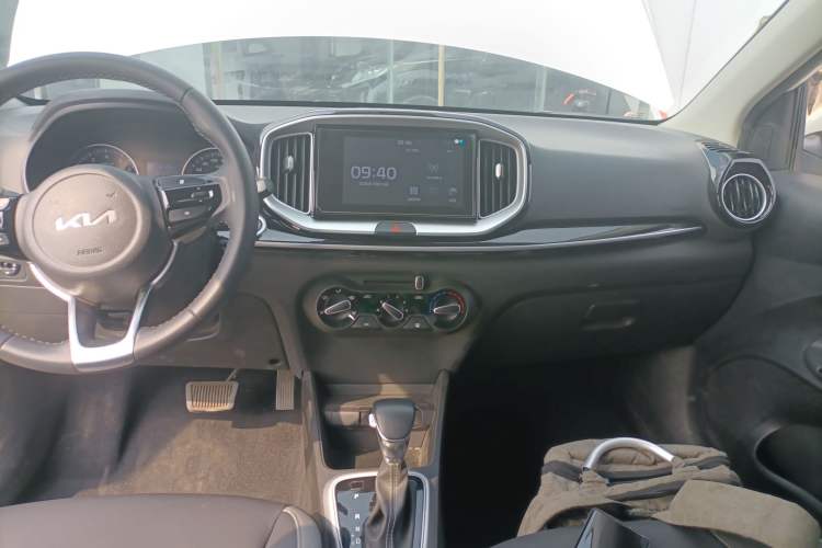 Used Kia kx1 Stonic 2021 1.4L CVT Fun Edition