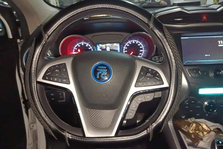 Used BYD Yuan New Energy 2018 EV360 Smart Connected Cool Model