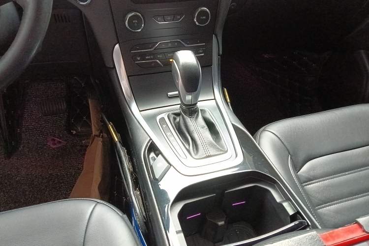 Used Ford Edge 2016 EcoBoost 245 Two-Wheel-Drive Titanium 7-Seater
