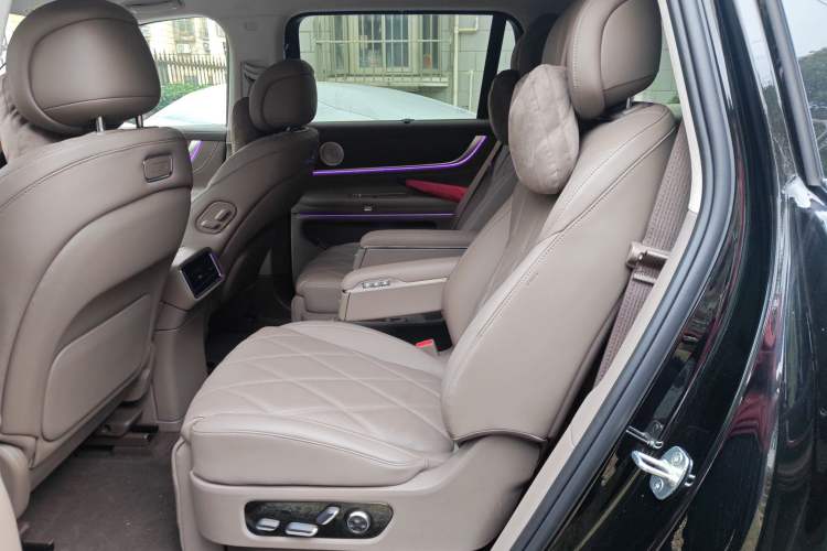 Used Hima AITO M9 2025 Extended-Range Ultra Version 52 kWh 6-Seater Left Rear Seat