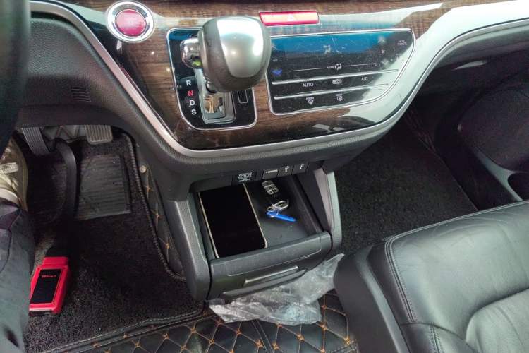 Used Honda Odyssey 2015 2.4L Smart Edition
