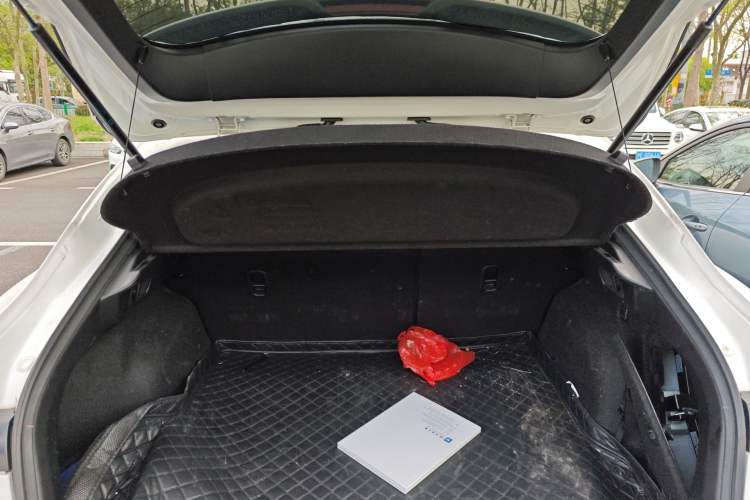 Used Mazda CX-4 2018 2.0L Automatic Two-Wheel Drive Blue Sky Premium Upgrade Version China V Standard Trunk