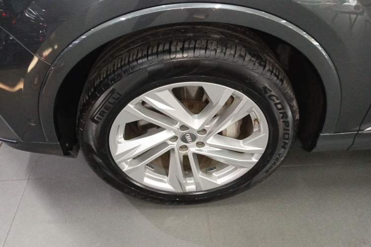 Used Audi Q7 2021 45 TFSI quattro S line Sport model