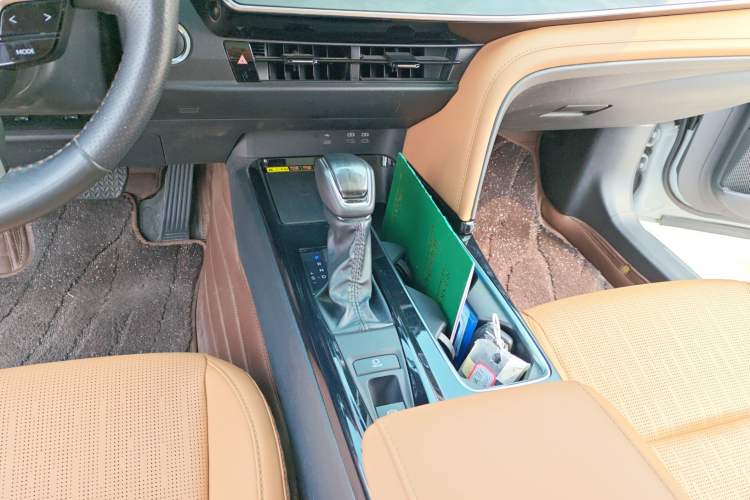 Used Toyota Camry 2024 Dual-Motor 2.0 HG Premium Edition