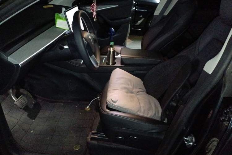 Used Tesla Model Y 2024 Rear-Wheel-Drive Version
