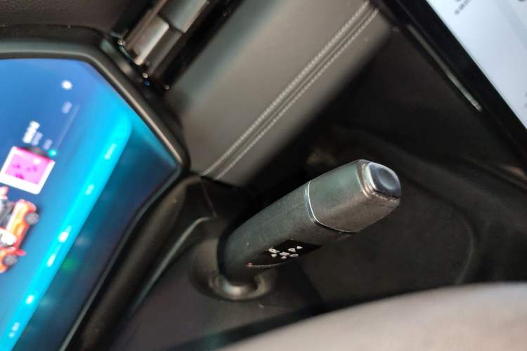 Used XPeng G3 2020 520 Smart Edition Gear Lever