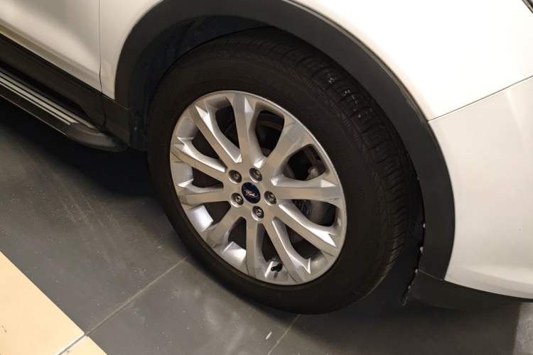 Used Ford Kuga 2013 1.6L GTDi Two-Wheel-Drive Trend Model
