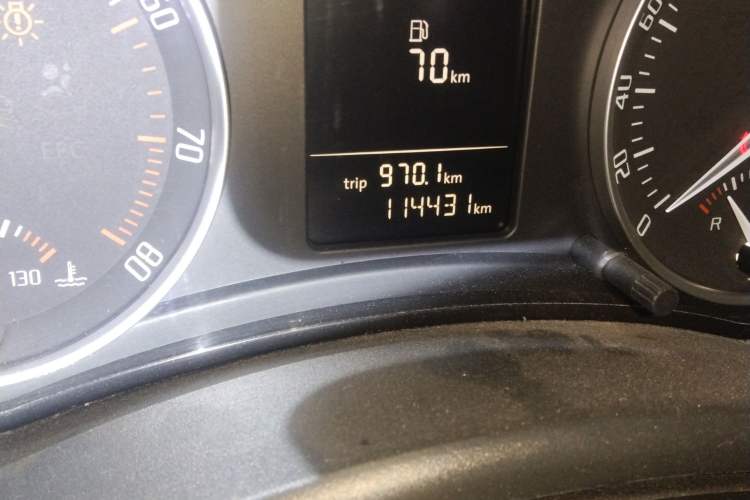 Used Skoda Octavia 2012 1.6L Automatic Yijie Edition Odometer Close Up