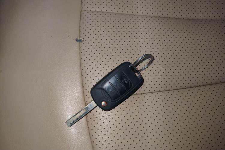 Used Baojun 730 2016 1.5L Manual Comfort Version 7 Seats China V Emission Standard Vehicle Key