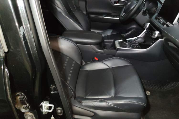 Used Toyota Wildlander 2021 2.0L CVT Two-Wheel Drive Luxury Edition
