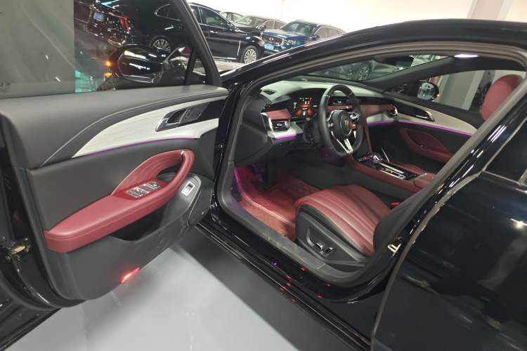 Used Hongqi H5 2025 2.0T Automatic Xuan Ying Edition Driver Seat