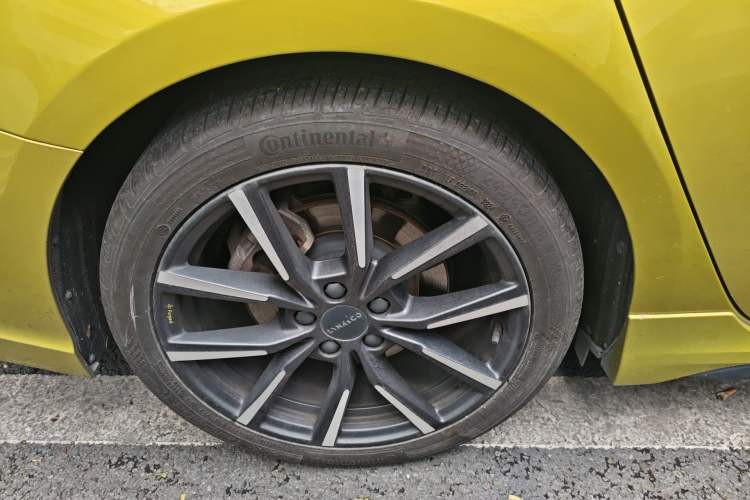 Used Lynk & Co 03 2019 03+ 2.0TD Automatic Wind-Chasing Edition Right Rear Wheel Hub