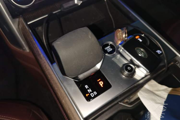 Used Land Rover Range  Gear Lever