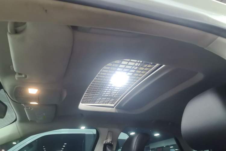 Used Ford Mondeo 2013 2.0L GTDi 200 Fashion Edition Headliner