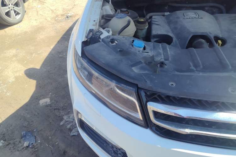 Used Zotye T600 2016 Sports Edition 1.5T Manual Luxury Model Right Front Headlight